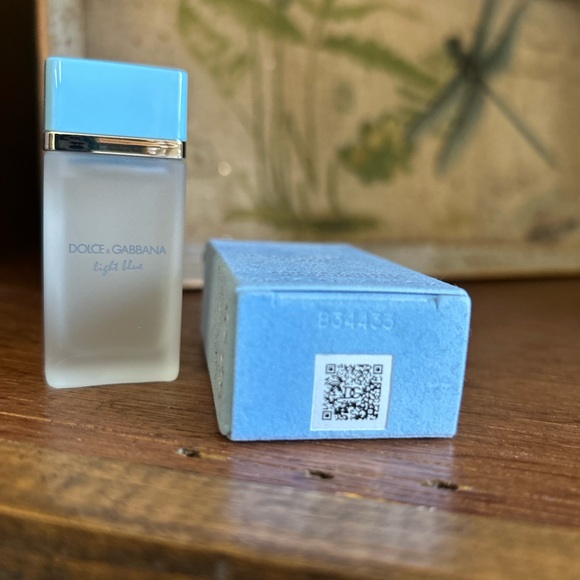 Dolce & Gabbana Light Blue 0.17 Fl. Oz NEW MINI/TRAVEL SIZE - Picture 3 of 4